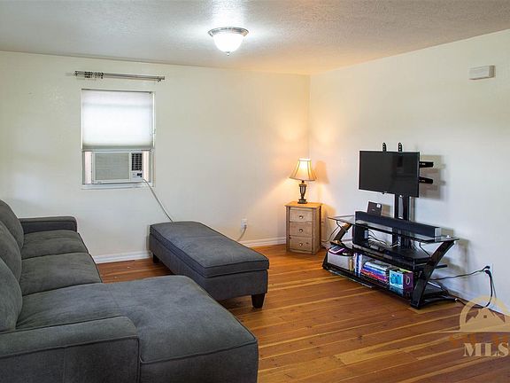 4th image of 615 N 7th St