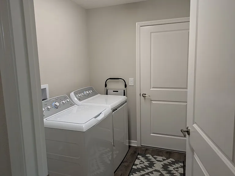 1750 Debellis Ln — Photo 25