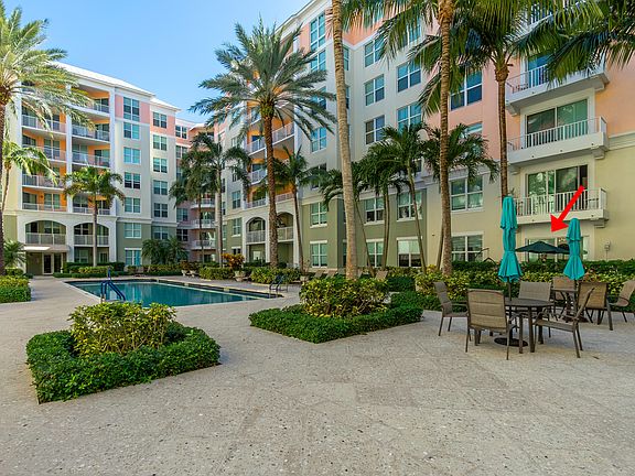4th image of 804 E Windward Way #108