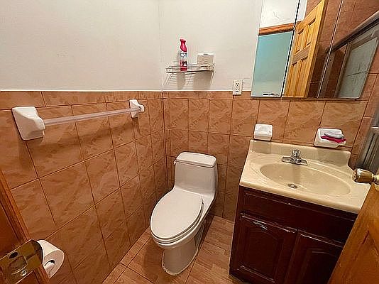 5th image of 570 Saint Marks Ave #2FR