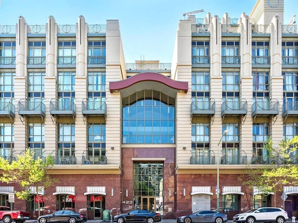 1st image of 423 7th St Unit 303