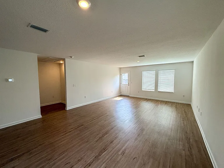 4615 Carlstrom Ln — Photo 4