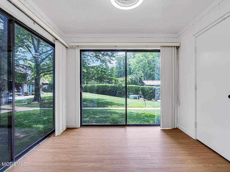 34 Lexington Ct — Photo 13