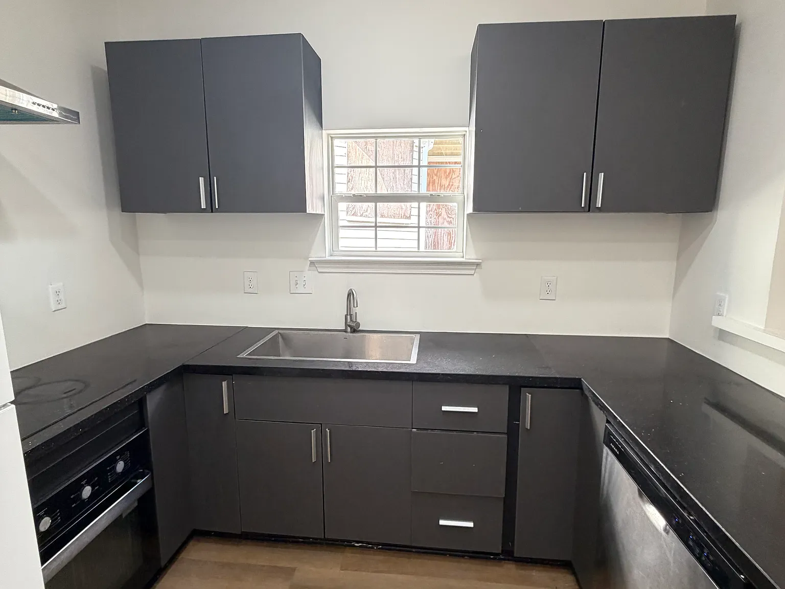 4 bed, $1,700 — Photo 4