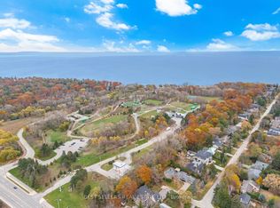 898 Parkland Ave, Mississauga, ON L5H 3H1