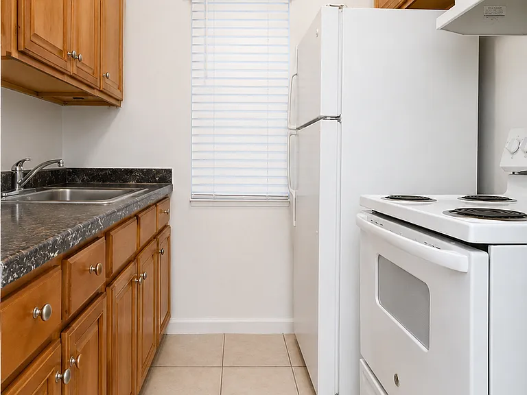 1001 S M St — Photo 6