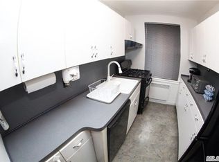 7535 210th St APT 2F, Bayside, NY 11364