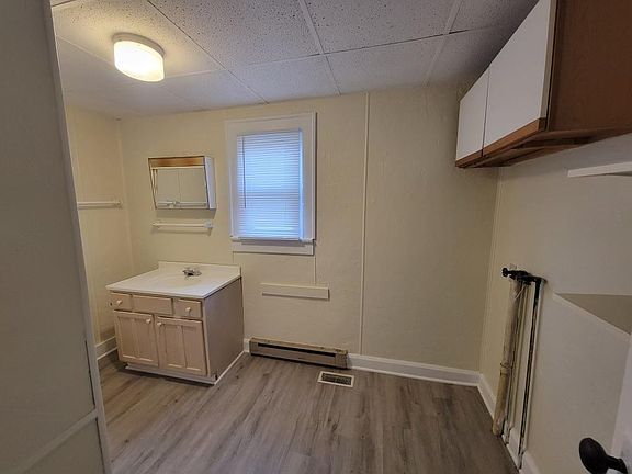 3rd image of 2717 S Moreland Ave #1