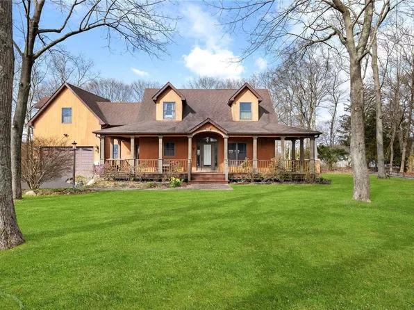 404 Wading River Road, Manorville, NY 11949