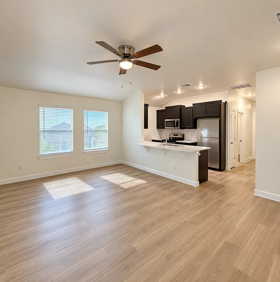 3 bed, 1150 sqft, $1,400 — Photo 3