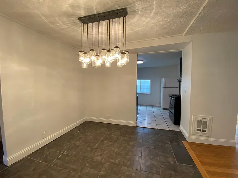 2310 E Madison St — Photo 6