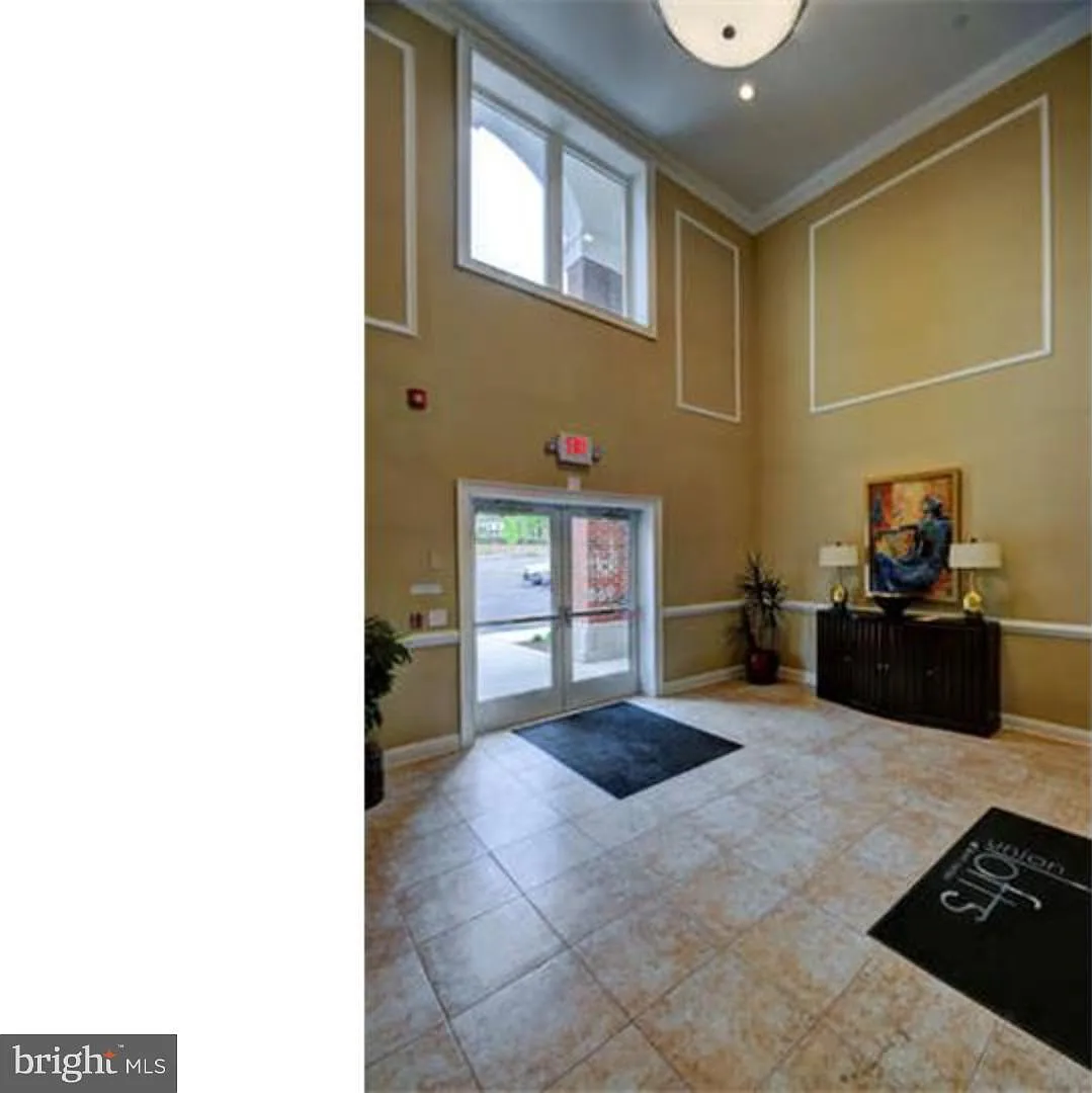2 bed, 1241 sqft, $2,700 — Photo 4