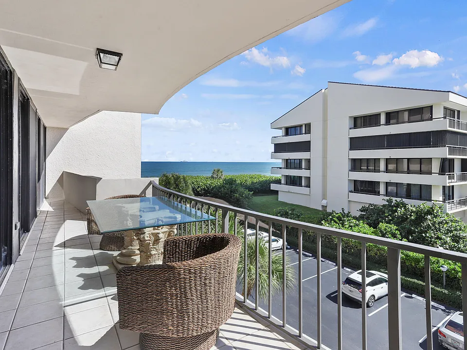 4200 N Ocean Dr #1-304