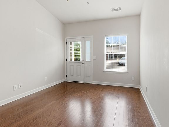 3rd image of 1040 Charlie Daniels Pkwy APT 156