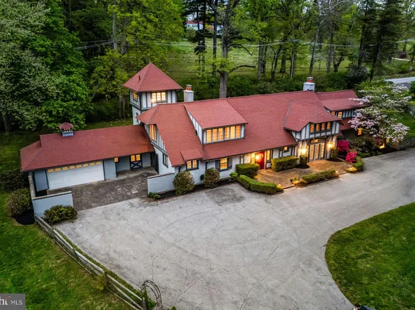 461 S Roberts Rd, Bryn Mawr, PA 19010
