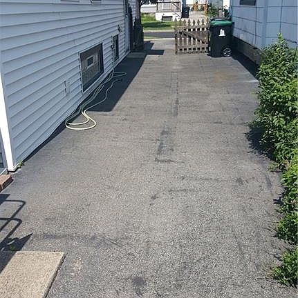 3rd image of 180 Lasalle Ave