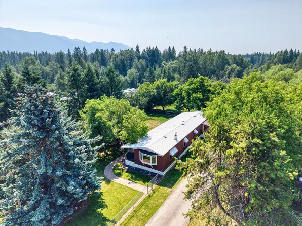 282 Dawn Dr, Columbia Falls, MT 59912