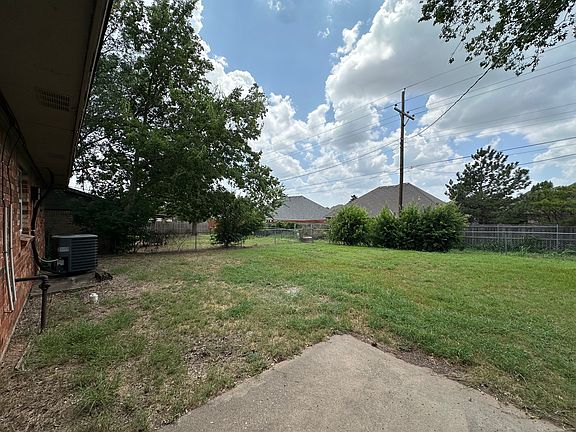 5th image of 420 NW 75th St