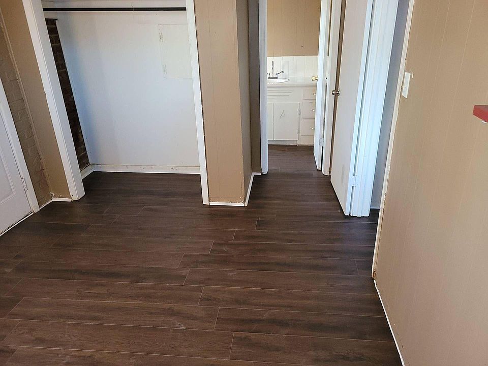 1st image of 299 Lakeside Dr