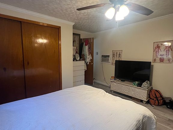 4th image of 4 Stanchak Ct Floor 1