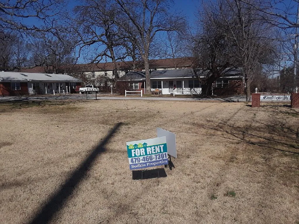 1305 N Leverett Ave — Photo 2