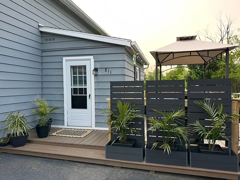 811 Sheldon Rd — Photo 1