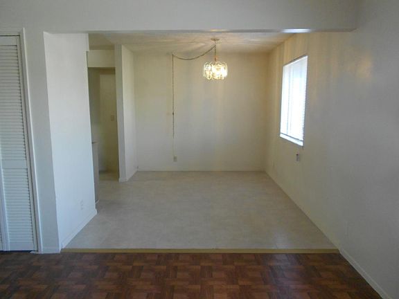 3rd image of 1550 Laurel Ave APT B