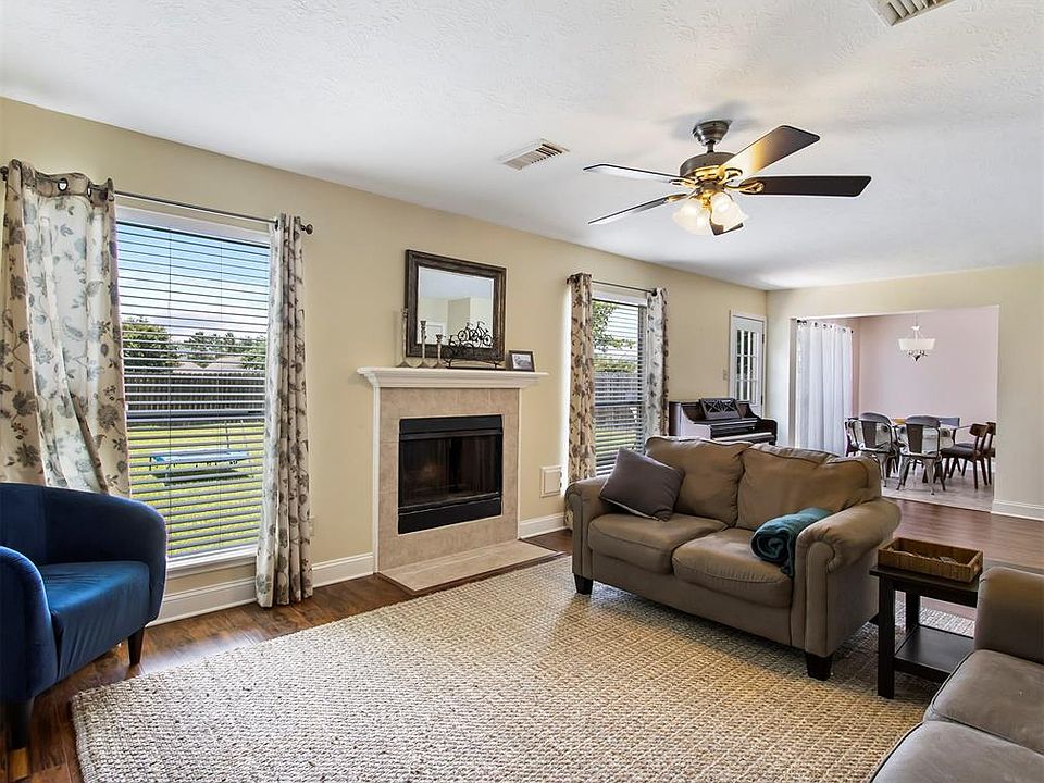 1st image of 3447 Southdown Dr