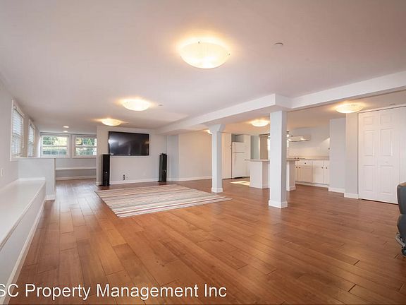 3rd image of 600 Bayswater Ave #B