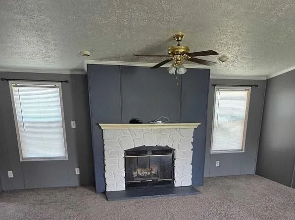 26632 Shiawassee Ln, Flat Rock, MI 48134