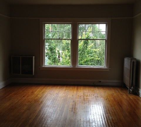 2nd image of 1052 E Thomas St APT 14