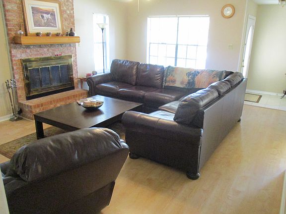 4th image of 2010 Sandalwood Ln