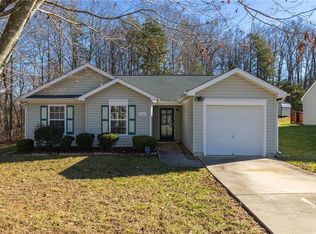 3604 Throughbrook Ct, Greensboro, NC 27405