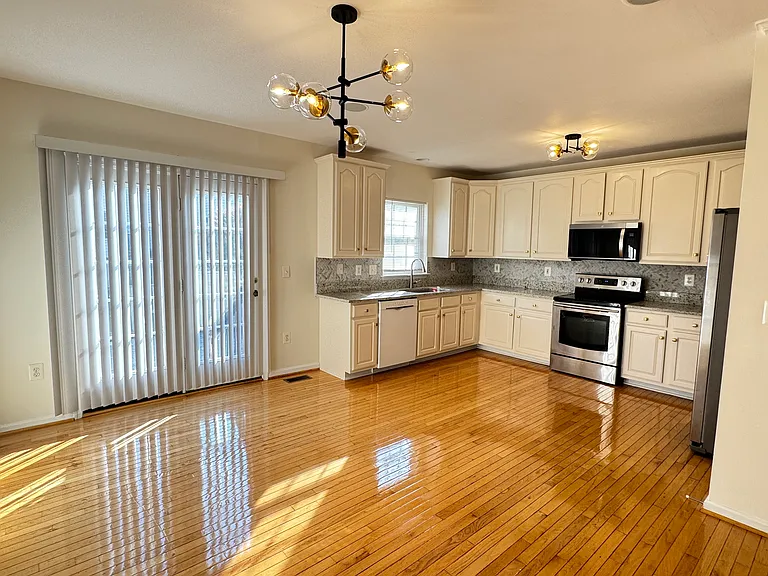 9611 Normanton Way — Photo 13