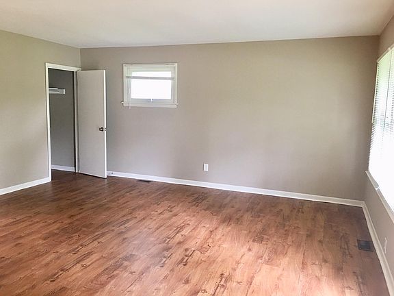 5th image of 1835 Eastfield Dr