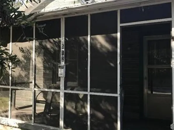 512 Lakeview Ave, Colonial Heights, VA 23834