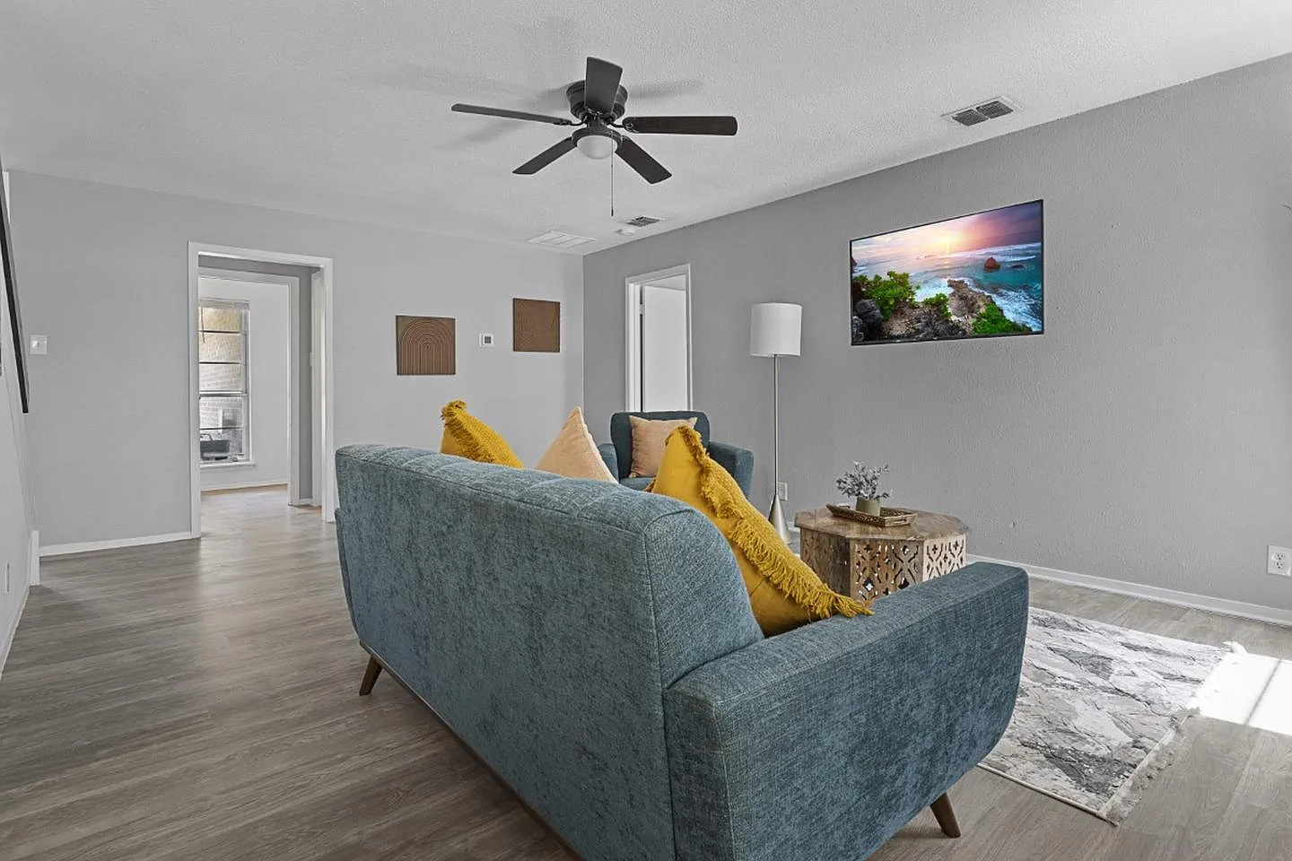 Stylish San Antonio Gem with Modern Updates and Curb Appeal — Photo 1