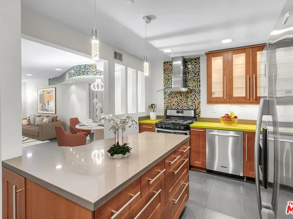 18350 Hatteras St APT 159, Tarzana, CA 91356