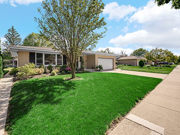 4th image of 1501 Carson Ct