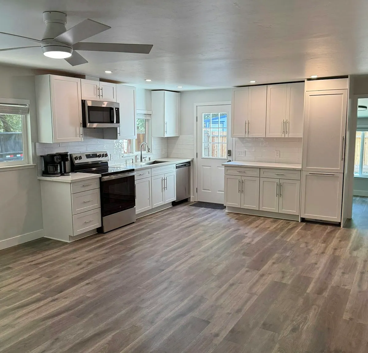 204 Lambert Lane — Photo 1