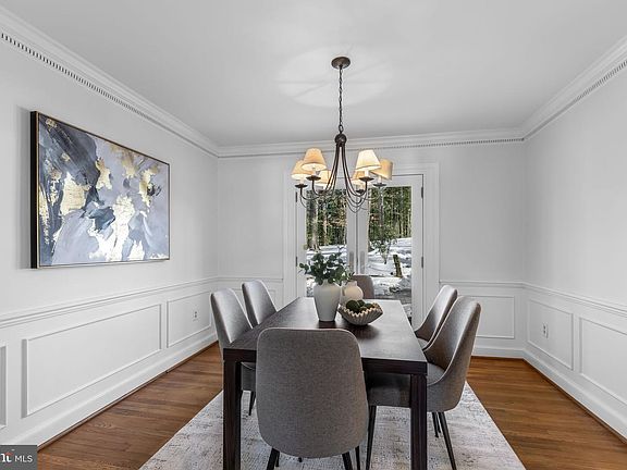 3rd image of 7105 Devonshire Rd