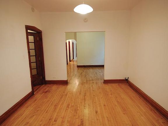2nd image of 912 N Richmond St #F