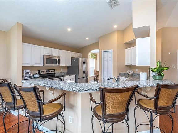5th image of 10007 Brookdale Dr