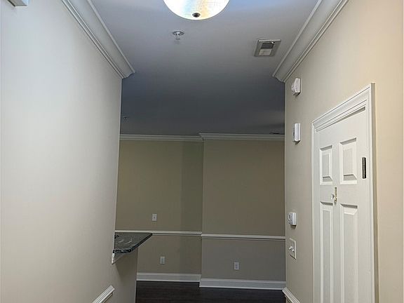 5th image of 321 Gallery Dr APT 102