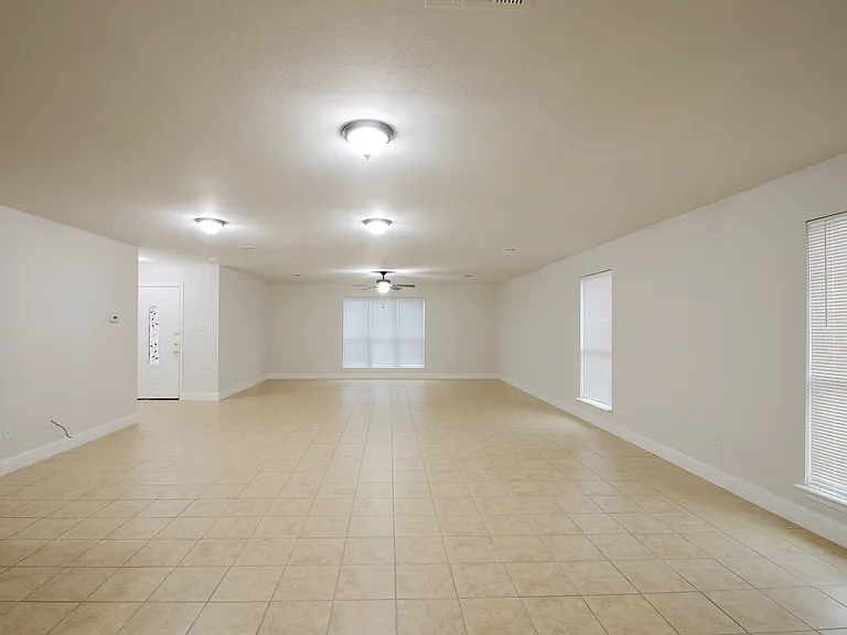 4702 Mariner Dr — Photo 18