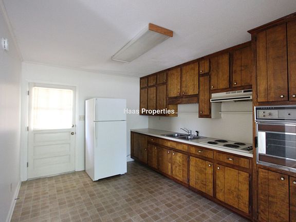 3rd image of 2511 E Cherokee Dr