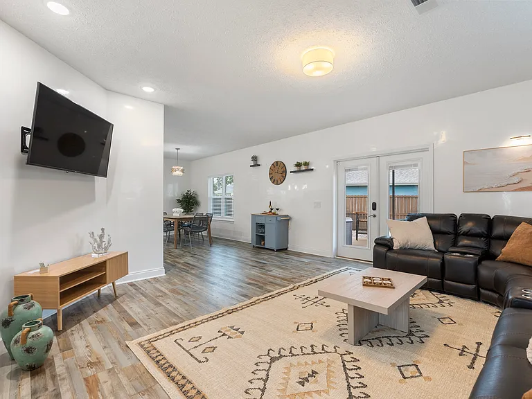 321 Jase Ct — Photo 6