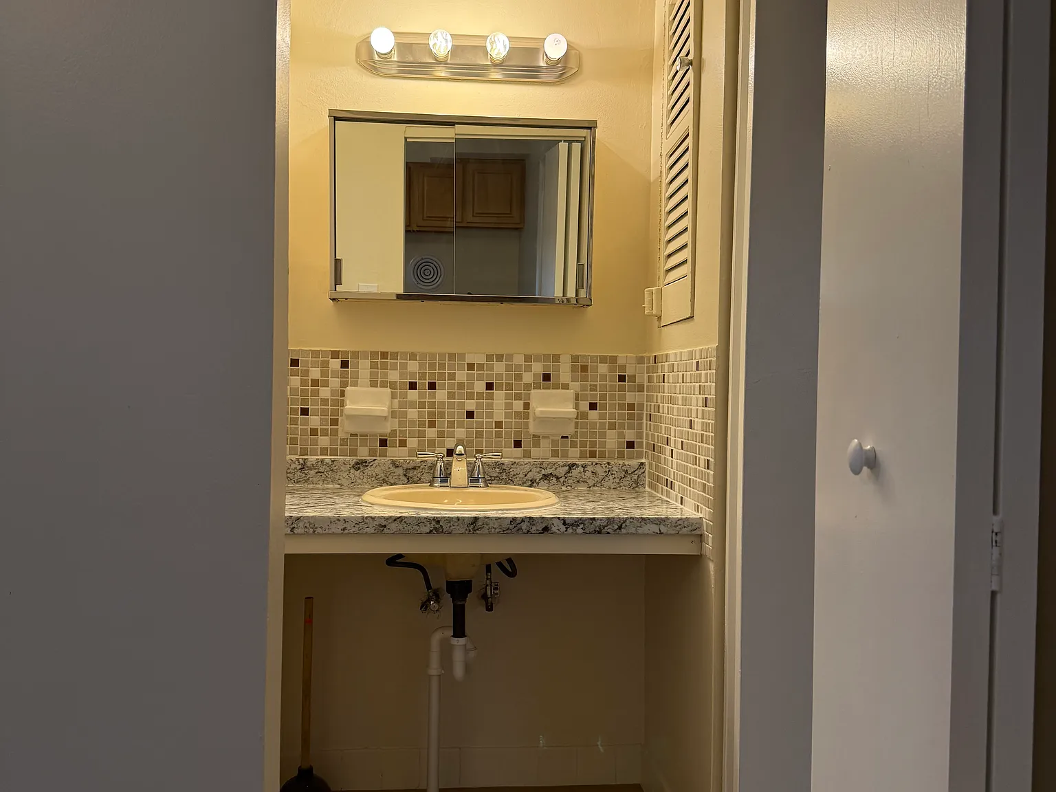 1 bed, 650 sqft, $1,350 — Photo 4