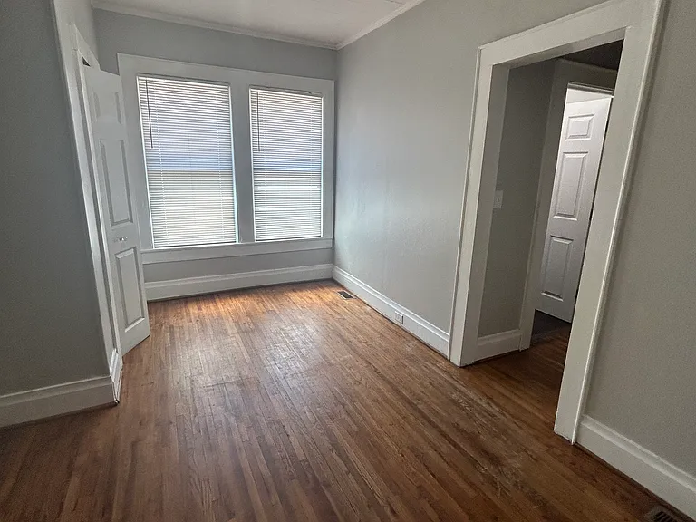 73 Douglas Ave NW — Photo 22