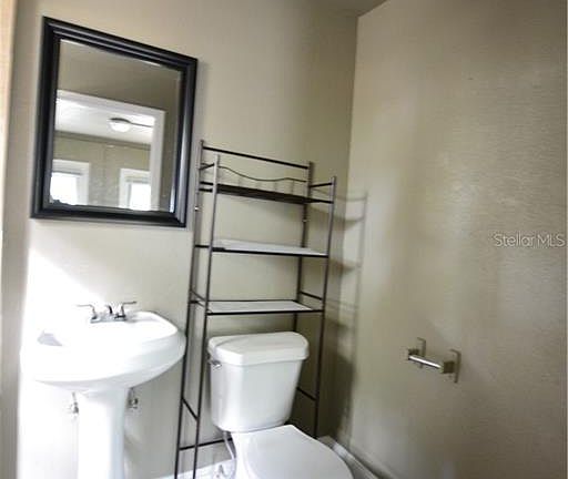 3rd image of 915 E Palmetto St APT 8